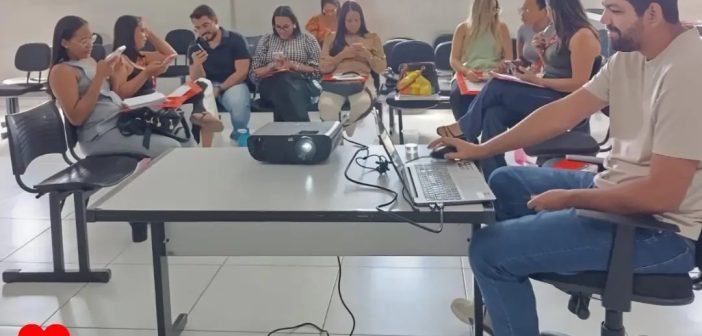 1ª OFICINA DE QUALIFICAÇÃO DO eMULT: UM PRIMEIRO PASSO PARA GRANDES CONSTRUÇÕES COLETIVAS.